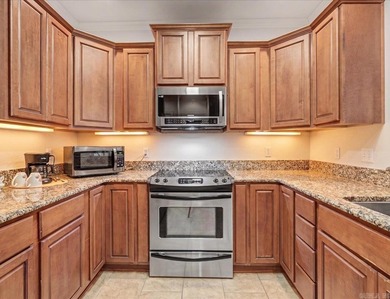Enjoy Lake Hamilton living in this furnished 2-bedroom, 2-bath - photo 4