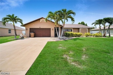 Welcome to Your Suburban Paradise, a beautifully remodeled - photo 1
