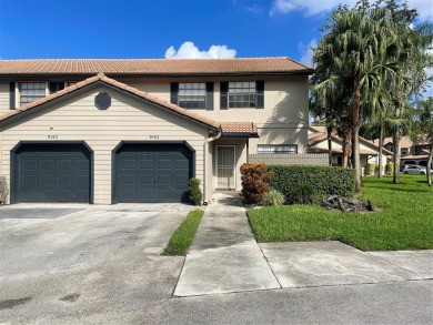 Lake Condo For Sale in Plantation, Florida