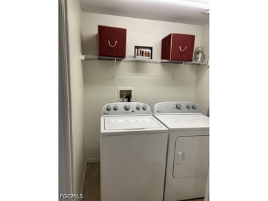 UNFURNISHED. Move in 3BR first floor end unit, with one car - photo 11