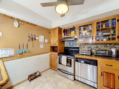 Perfect 2 bedroom 2 bath FURNISHED condo close to downtown - photo 12