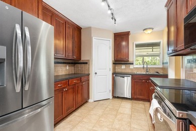 CALLING ALL INVESTORS!! This beautiful 3BR/3BA golf course home - photo 14