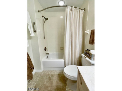 UNFURNISHED. Move in 3BR first floor end unit, with one car - photo 22