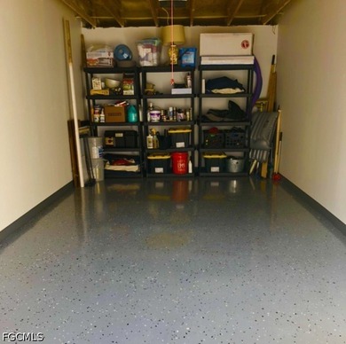 UNFURNISHED. Move in 3BR first floor end unit, with one car - photo 23