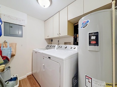 Perfect 2 bedroom 2 bath FURNISHED condo close to downtown - photo 26