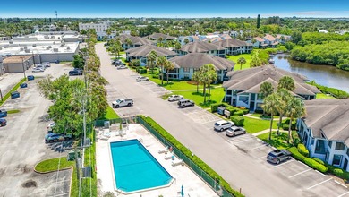 Perfect 2 bedroom 2 bath FURNISHED condo close to downtown - photo 36