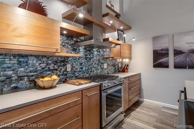 Additional listing photo 4