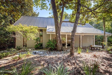HIDDEN GEM IN THE HEART OF OCEAN SPRINGS...... Nestled among - photo 1