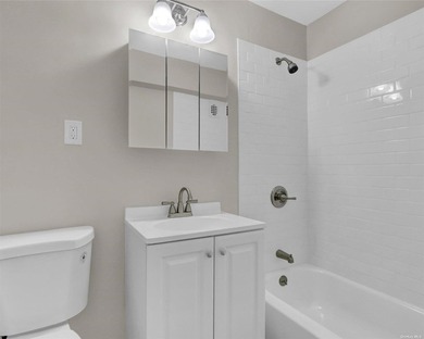 Beautiful co-op style apartment full renovated with new kitchen - photo 19
