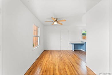 Charming single-story home adjacent to Bay Park featuring 3 - photo 31