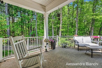 Beautifully updated and perfectly positioned as a private - photo 3