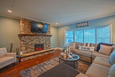 This beautifully maintained 4/2 pool home offers just under 2 - photo 5