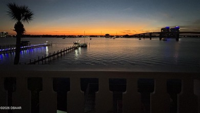 Gorgeous endless sunsets in this beautiful renovated two bedroom - photo 3