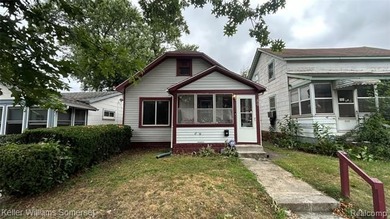 Detroit River Home For Sale in Ecorse Michigan