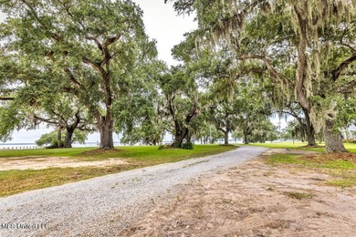 Stunning waterfront property with beautiful views of the Bay of - photo 11