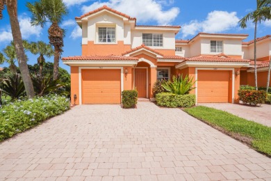 Lake Townhome/Townhouse For Sale in Boynton Beach, Florida