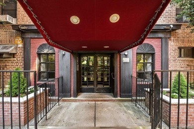 Welcome to this beautifully updated and impeccably maintained - photo 3