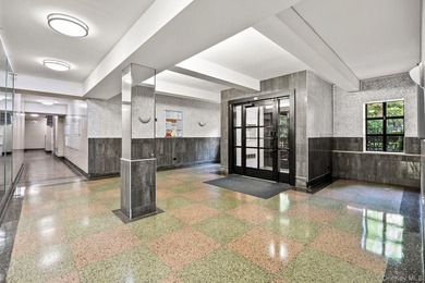 Welcome to this beautifully updated and impeccably maintained - photo 4