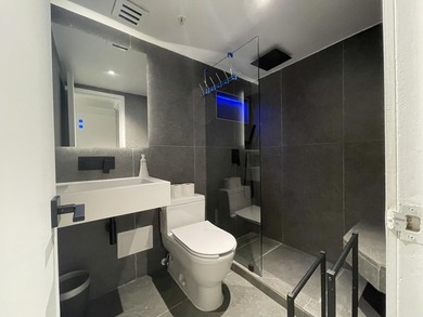 Turnkey 1BD/1BA upgraded in 2022 with tile floors, upgraded bath - photo 20