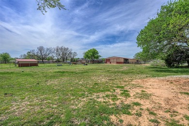 Tucked onto a scenic corner lot in Tioga, this well-maintained 2 - photo 21