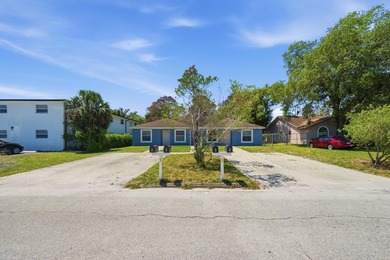 Rare quadruplex opportunity for investors, owner-occupants or - photo 3