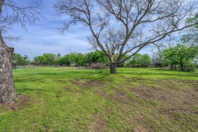 Tucked onto a scenic corner lot in Tioga, this well-maintained 2 - photo 26