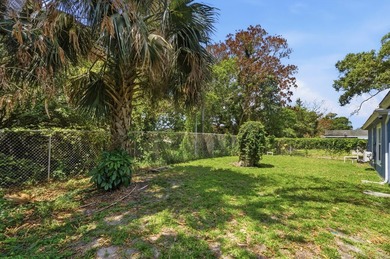 Rare quadruplex opportunity for investors, owner-occupants or - photo 7