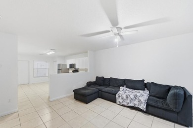 Rare quadruplex opportunity for investors, owner-occupants or - photo 8