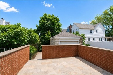 Beautifully renovated 3-bedroom, 3-bathroom home in desirable - photo 35