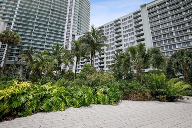 Turnkey 1BD/1BA upgraded in 2022 with tile floors, upgraded bath - photo 39