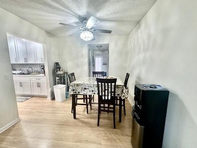 Stunning 3rd-floor 1/1.5 penthouse with panoramic lake views - photo 6