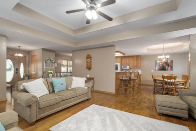 Privacy, space, and solid construction meet a beautiful wooded - photo 4