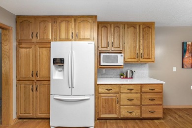 Privacy, space, and solid construction meet a beautiful wooded - photo 8