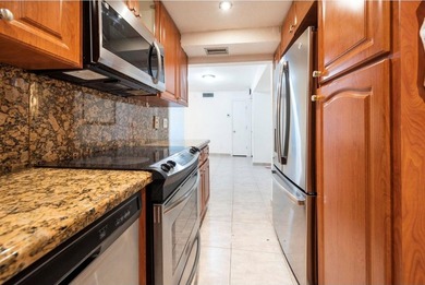 Beautiful 2-bed and 2-bath ready to move in. Close to - photo 5