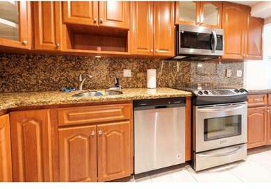 Beautiful 2-bed and 2-bath ready to move in. Close to - photo 6