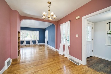 This charming duplex sits on a large lot with a privacy fenced - photo 4