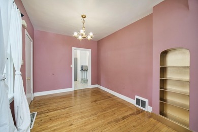 This charming duplex sits on a large lot with a privacy fenced - photo 5