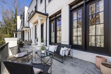 Considering a change in lifestyle where you can stroll to dinner