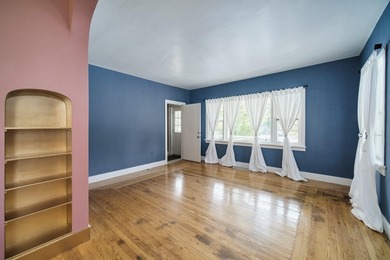This charming duplex sits on a large lot with a privacy fenced - photo 8