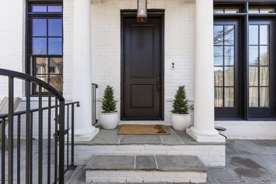 Considering a change in lifestyle where you can stroll to dinner