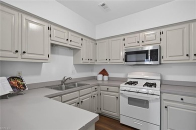 A delightful community in mid-town with common area maintenance - photo 12