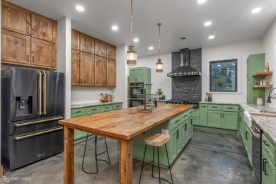 Experience refined lakefront living in this brand-new custom - photo 17