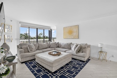 Little Maule Lake Condo For Sale in Aventura Florida