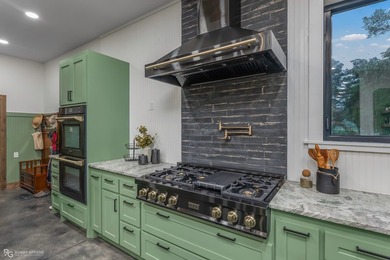 Experience refined lakefront living in this brand-new custom - photo 21