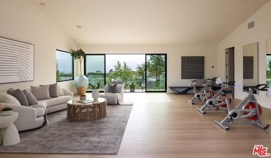 Experience sweeping ocean views and refined modern living from - photo 22