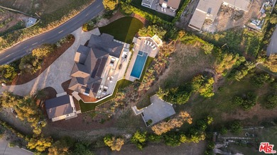 Experience sweeping ocean views and refined modern living from - photo 28
