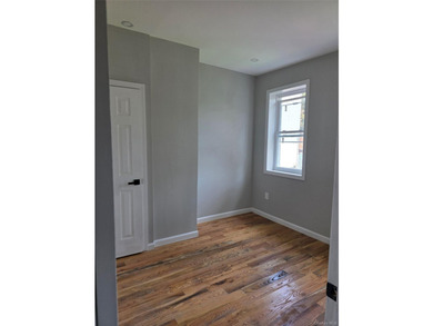 Welcome to this beautifully gut-renovated semi-detached - photo 8