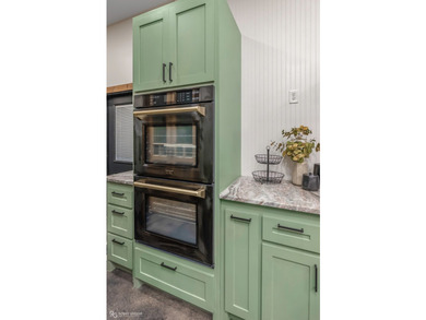 Experience refined lakefront living in this brand-new custom - photo 29