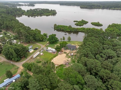 Experience refined lakefront living in this brand-new custom - photo 44