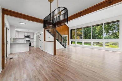 Beautiful modern home that has been completely updated with - photo 4